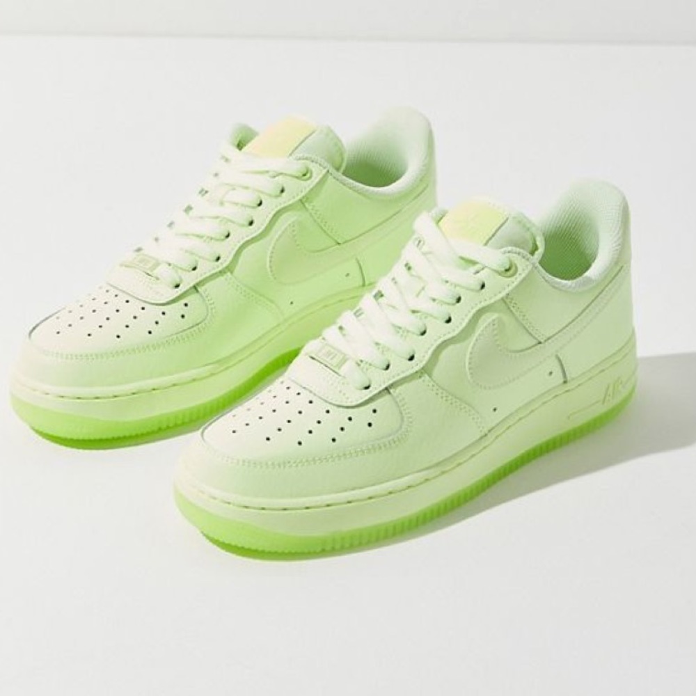 Neon Nike AF1